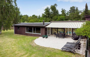 Beautiful Home In Væggerløse With Kitchen, Bogø By